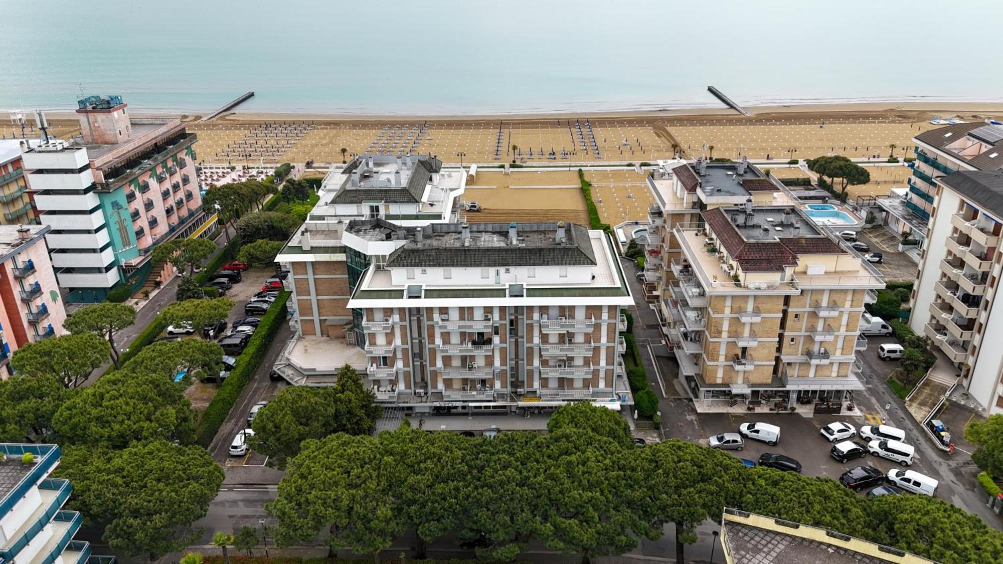 Jesolo Beach! Fronte Mare - Piscina Park E Posto Spiaggia Inclusi 外观 照片